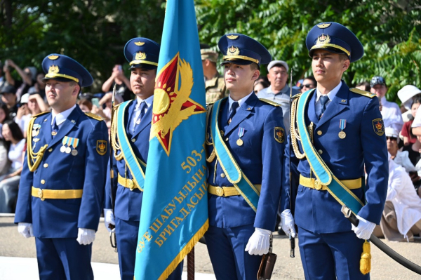 В Актау 170 молодых солдат приняли Военную присягу
