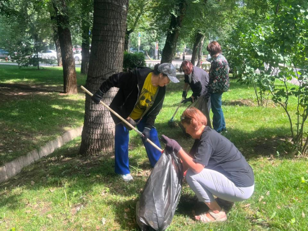 Более 2,4 тысячи человек приняли участие в субботнике в Алматы Более 2,4 тысячи человек приняли участие в субботнике в Алматы