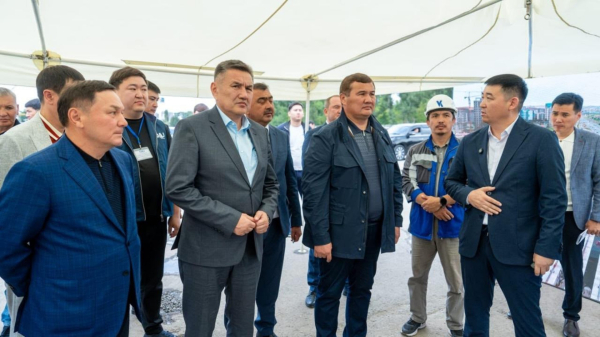 Налибаев проинспектировал крупнейшие инфраструктурные проекты ВКО