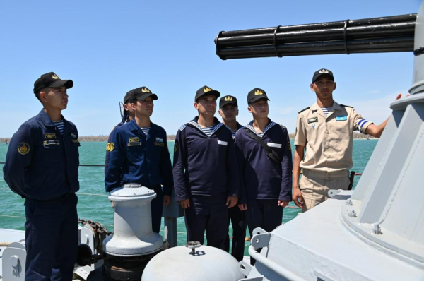 Будущие офицеры ВМС Казахстана начали службу на боевых кораблях Будущие офицеры ВМС Казахстана начали службу на боевых кораблях