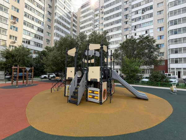 В День столицы в районе Сарыарка открыли два обновленных двора В День столицы в районе Сарыарка открыли два обновленных двора