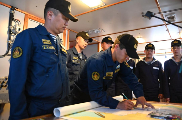 Будущие офицеры ВМС Казахстана начали службу на боевых кораблях Будущие офицеры ВМС Казахстана начали службу на боевых кораблях