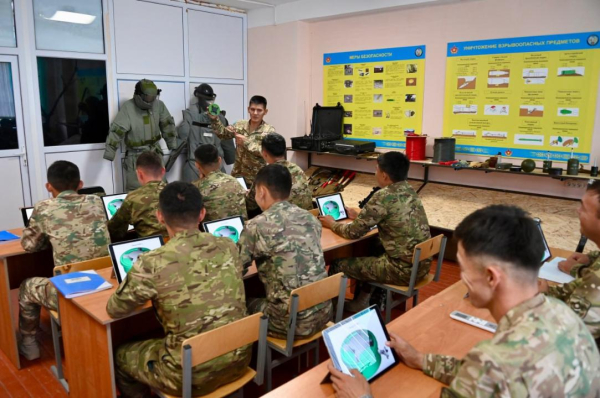 Роботы и дроны вошли в подготовку военных саперов Казахстана