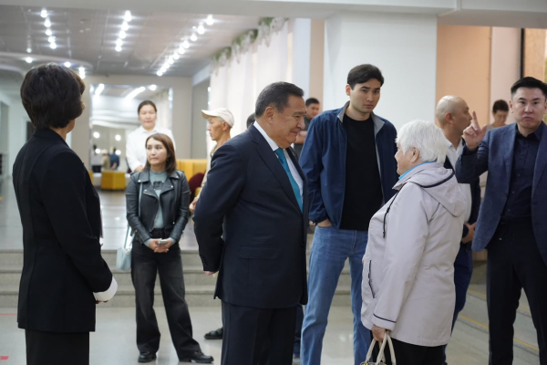 Аким Акмолинской области Марат Ахметжанов принял участие в выборах Аким Акмолинской области Марат Ахметжанов принял участие в выборах