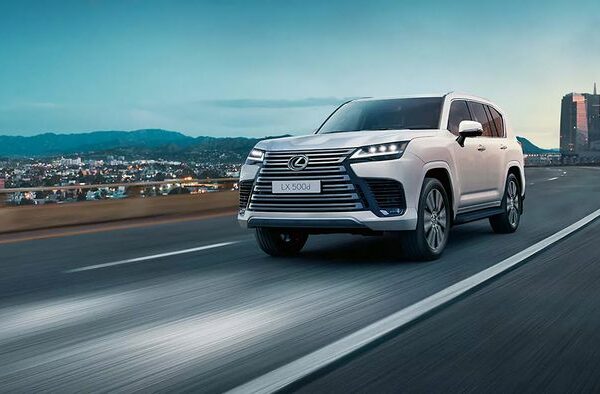 Внедорожник Lexus LX