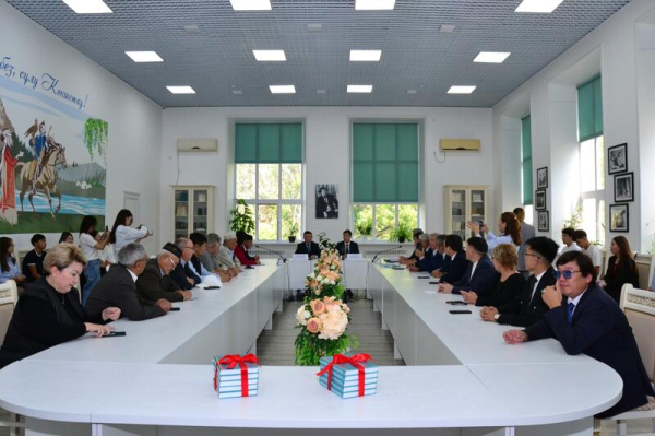 В Кокшетау презентовали книгу Главы государства &laquo;Әділетті қоғамға &ndash; шыншыл сөз&raquo;
