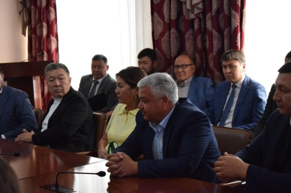 Азат Султанов встретился с сельхозпроизводителями Акмолинской области Азат Султанов встретился с сельхозпроизводителями Акмолинской области