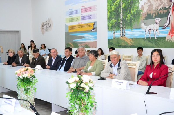 В Кокшетау презентовали книгу Главы государства &laquo;Әділетті қоғамға &ndash; шыншыл сөз&raquo;