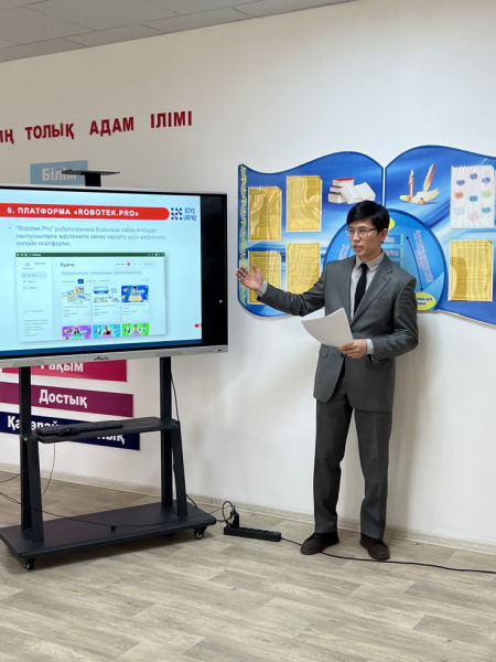 500 детей Жезказгана и Семея обучат основам робототехники
03 ноября 2022, 11:03
